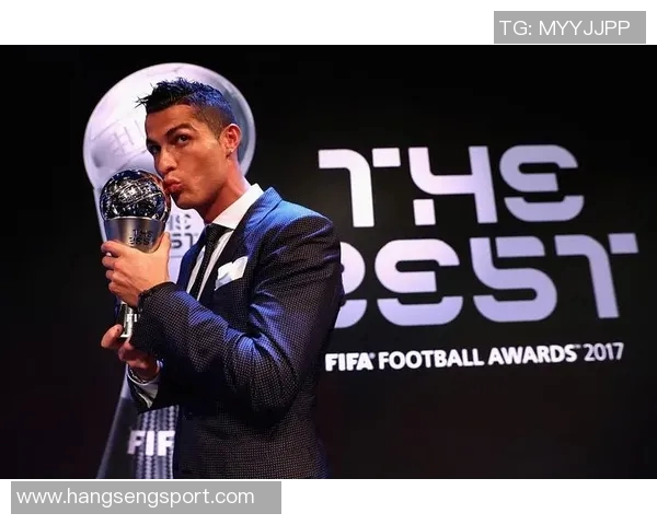 C罗再次荣膺足球先生荣耀时刻展现传奇球员的不朽风采