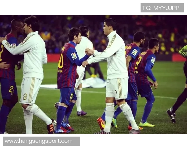 三个足球的价值揭秘如何通过图片理解18的意义与背后的故事