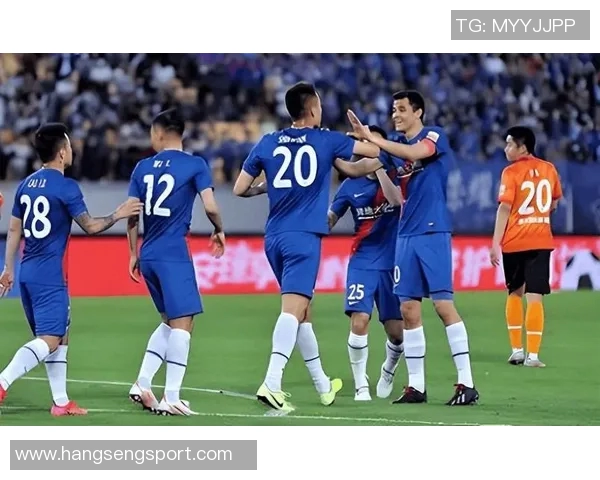 上海申花足球队奋战新赛季展现团队精神与球迷热情的精彩旅程